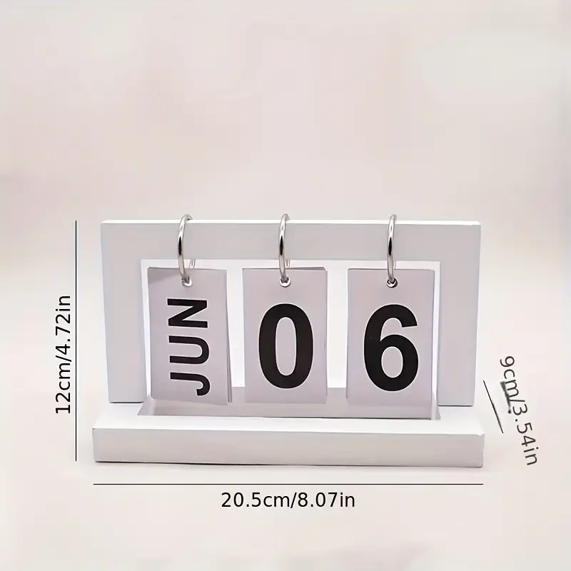 Calendario in Plastica Stile M - Office Furniture Suppliers recensione e prezzo